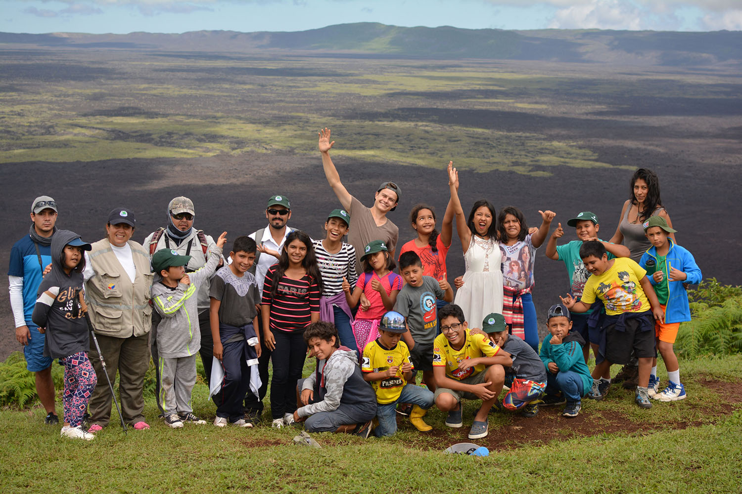Comunidad participando en actividades artísticas y educativas de UFFF